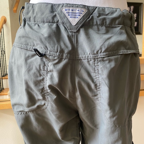 Columbia women’s Omni shade dry fit cargo pants - Picture 3 of 15